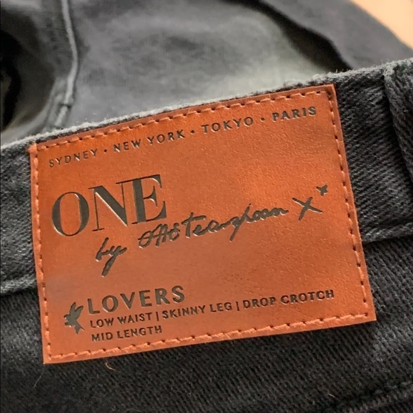 One Teaspoon Black Oak Lovers Distressed Denim Shorts - Picture 7 of 12